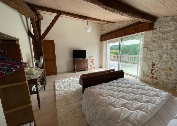 Le Domaine De Claras